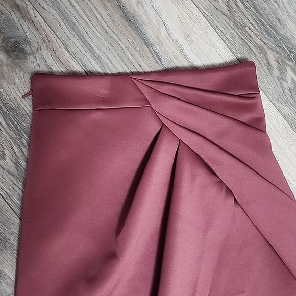 NWOT, ASOS • Stunning Elegant Slit Front Midi Skirt, Size 2 - Picture 3 of 6